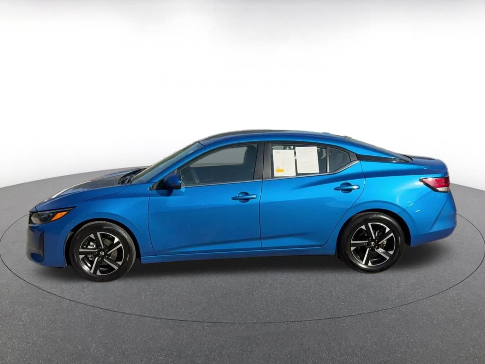 Used 2025 Nissan Sentra SV FWD image 8