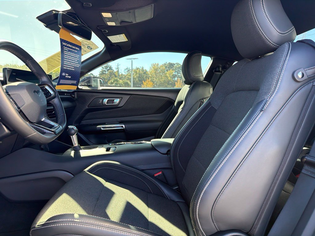 Used 2025 Ford Mustang GT RWD image 16