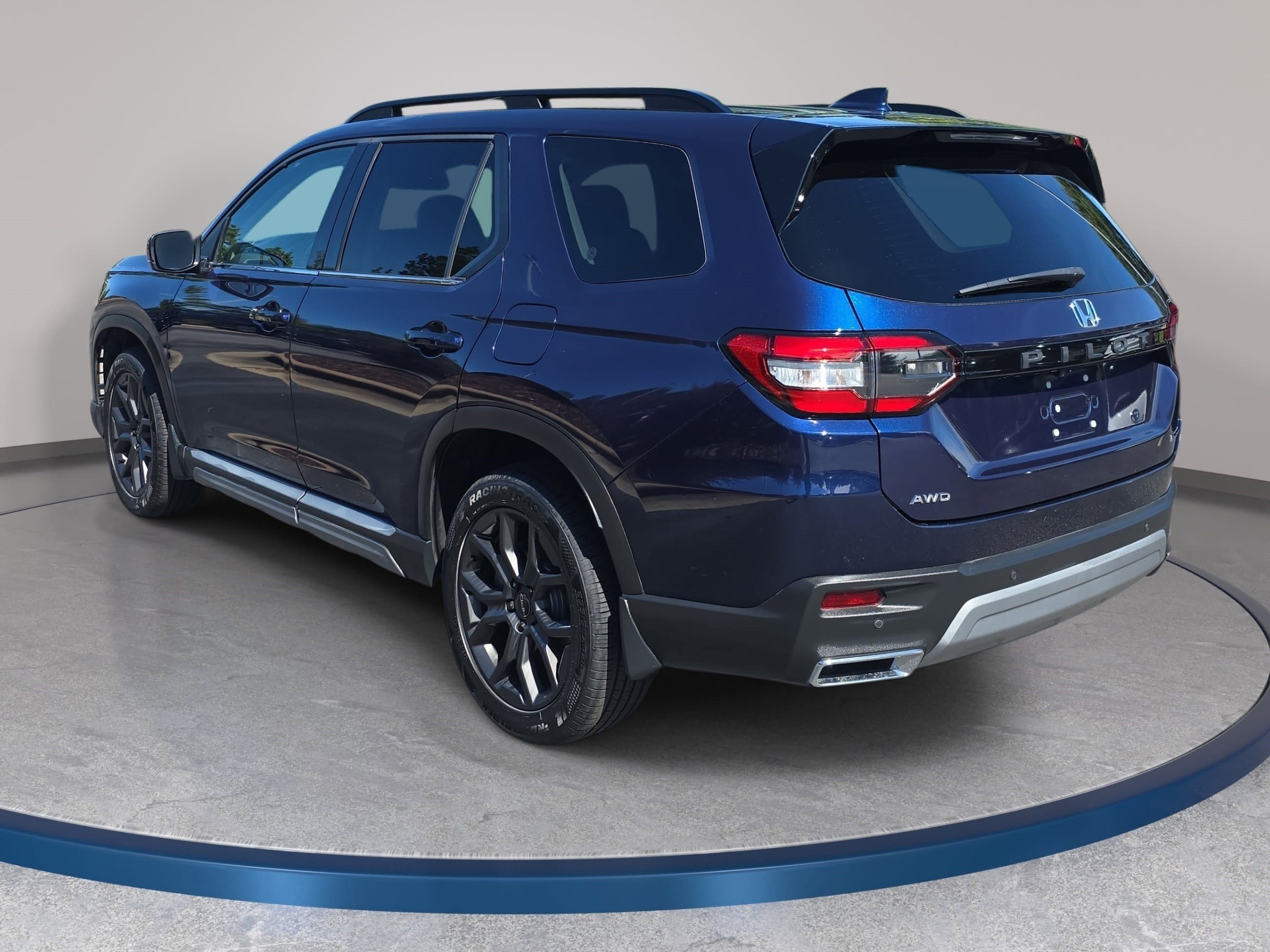 Certified 2024 Honda Pilot Touring image 7
