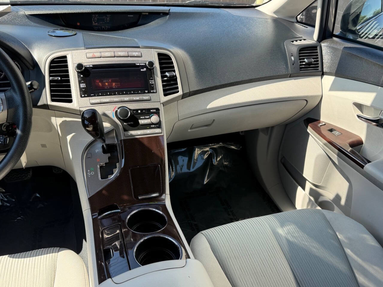 Used 2012 Toyota Venza LE FWD image 7