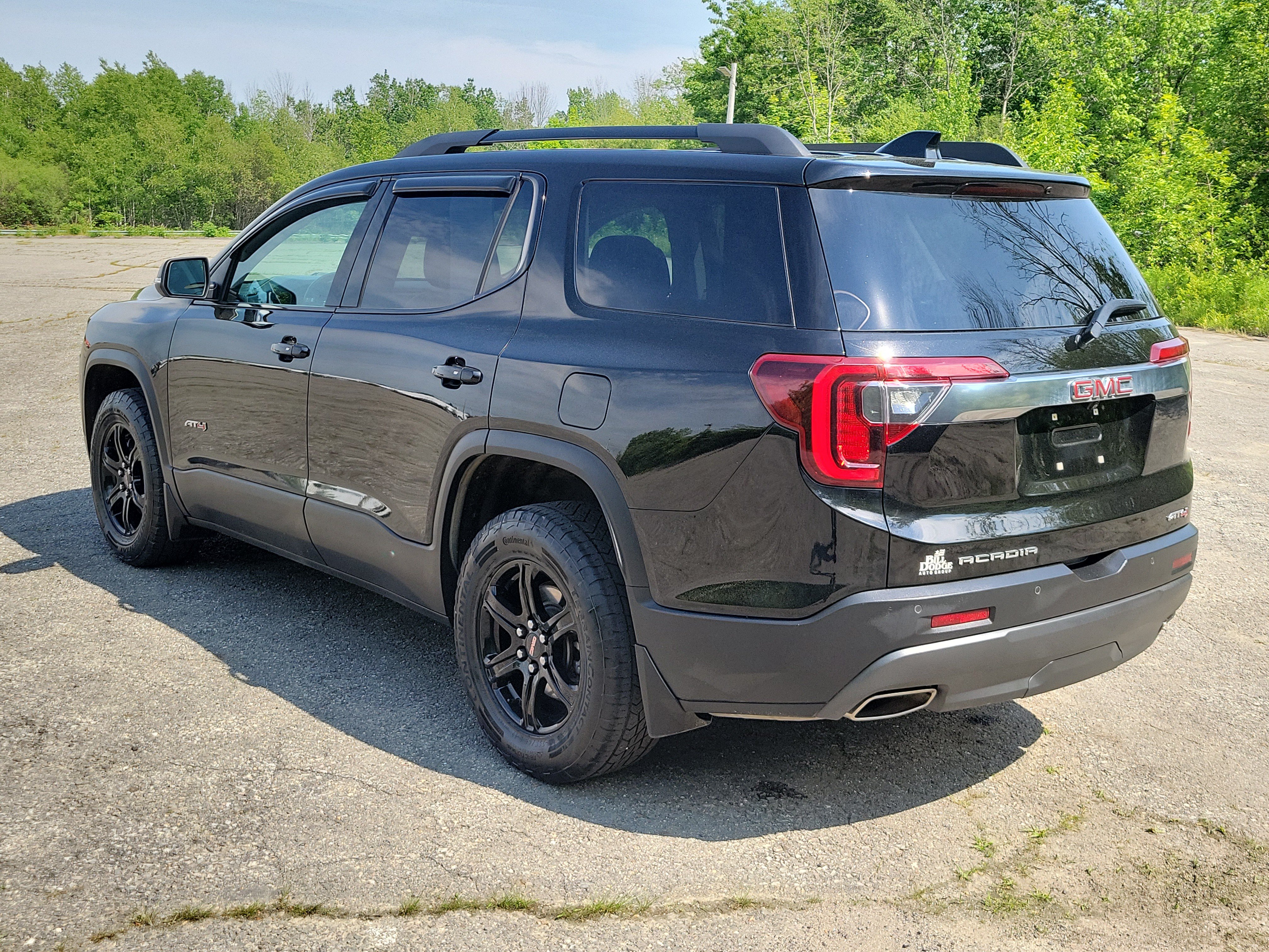 Used 2022 GMC Acadia AT4 w/ Technology Package AWD/4WD image 7
