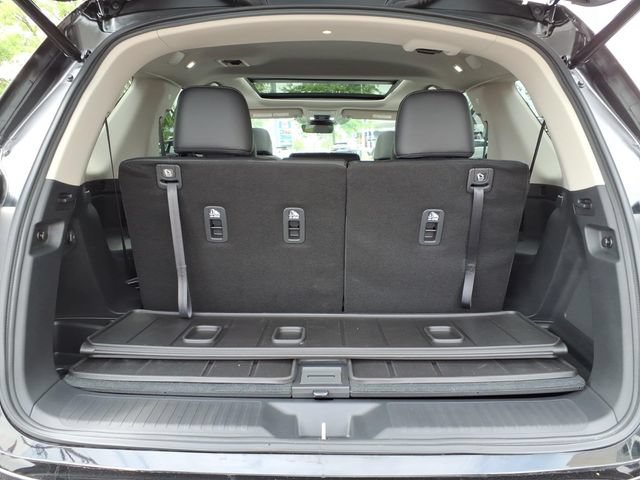 Certified 2025 Honda Pilot Touring image 11