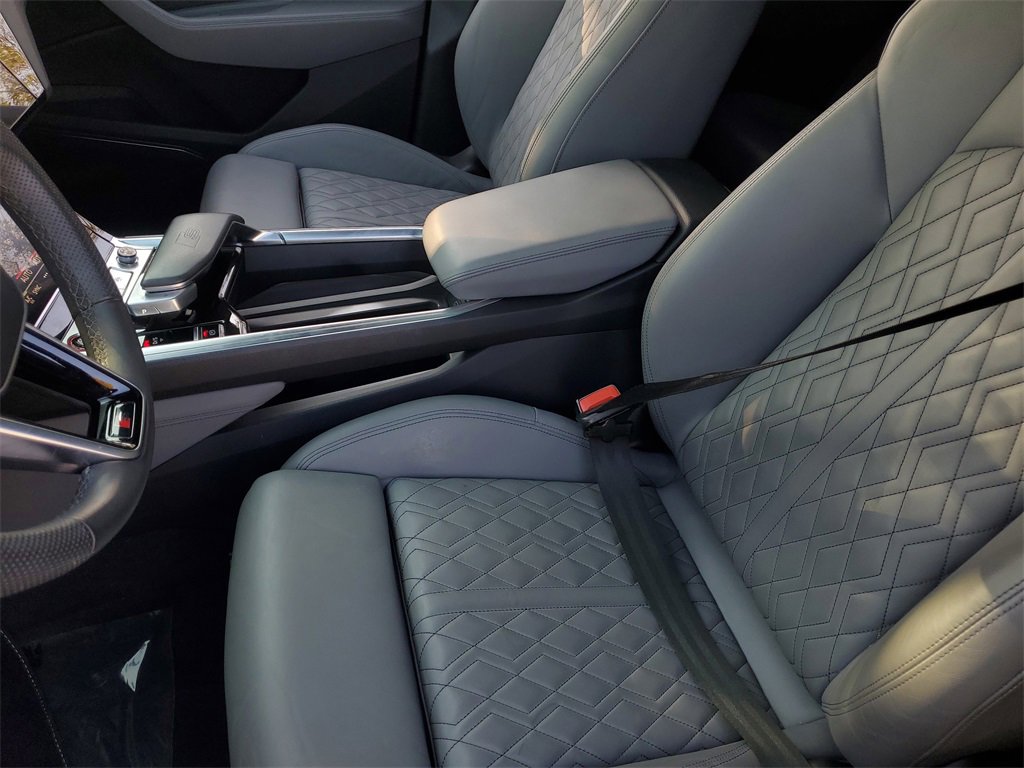 Used 2023 Audi e-tron S Prestige w/ Prestige Package image 16