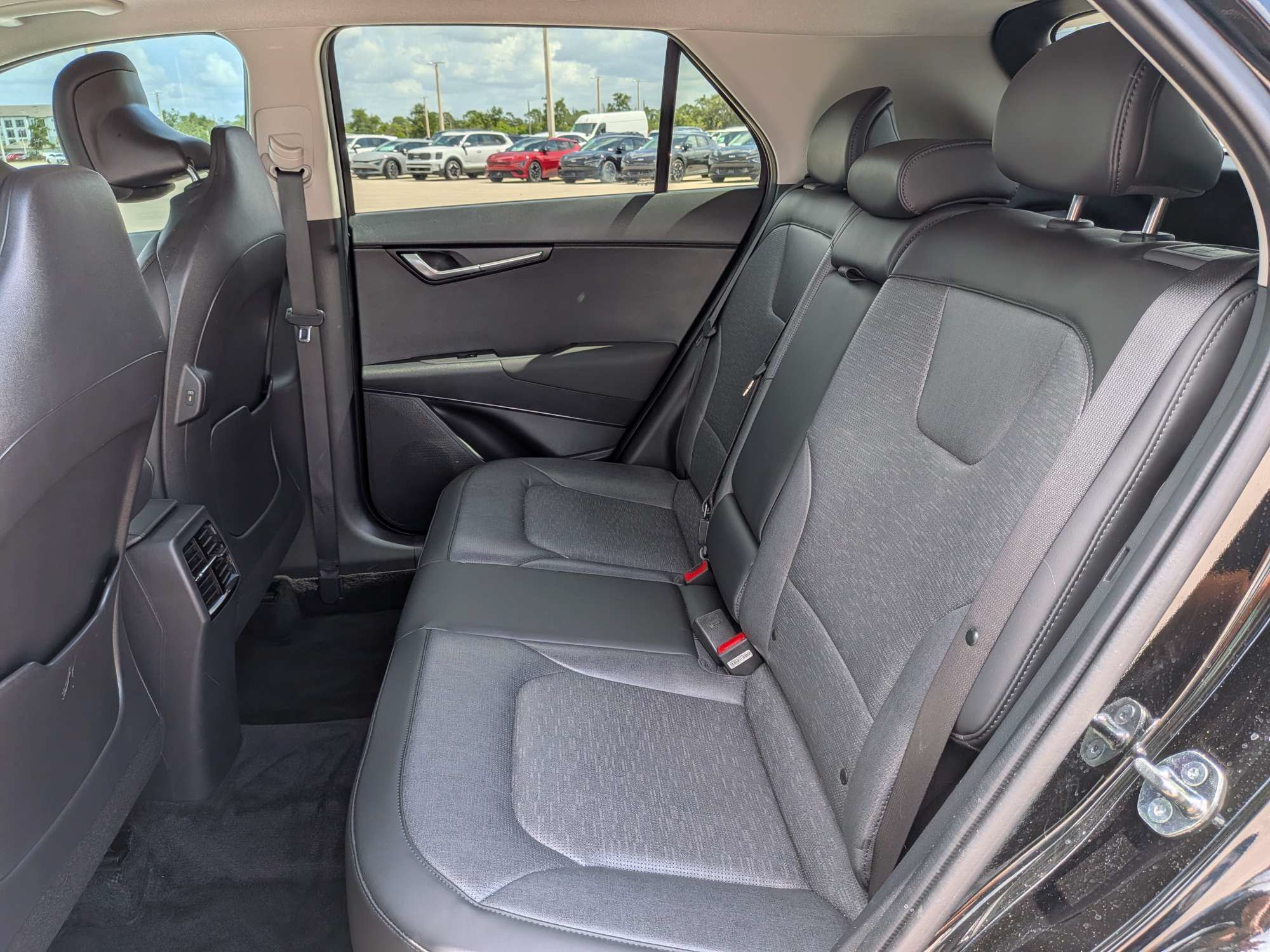 Certified 2024 Kia Niro SX Touring FWD image 18