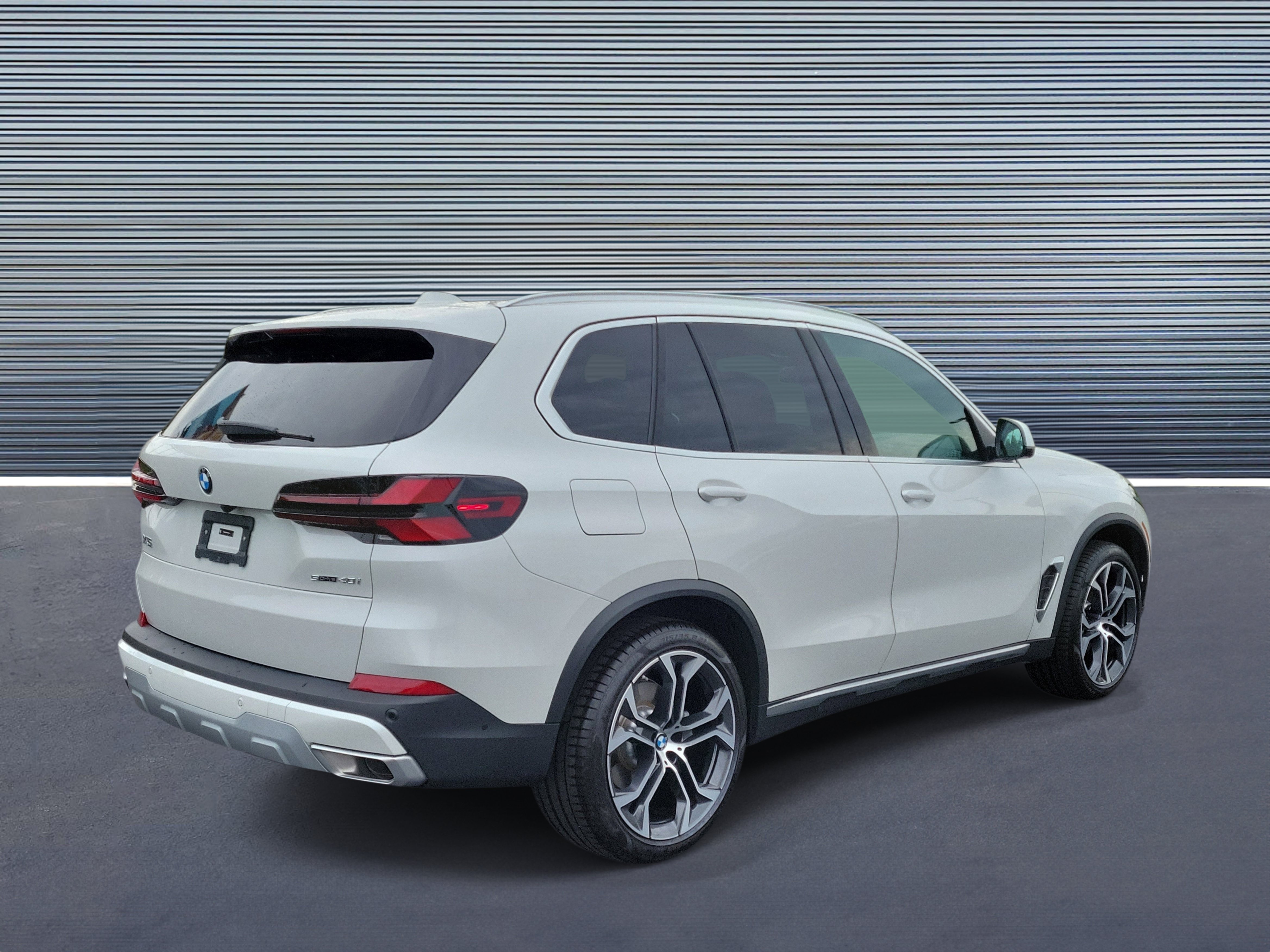 Used 2026 BMW X5 sDrive40i RWD image 3