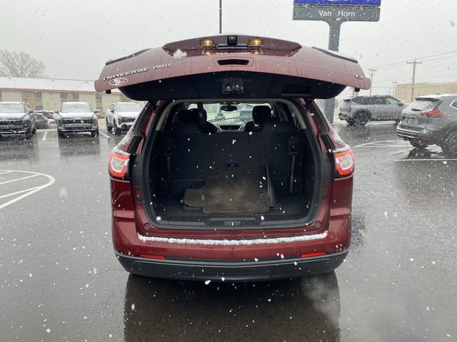 Used 2017 Chevrolet Traverse LT image 14