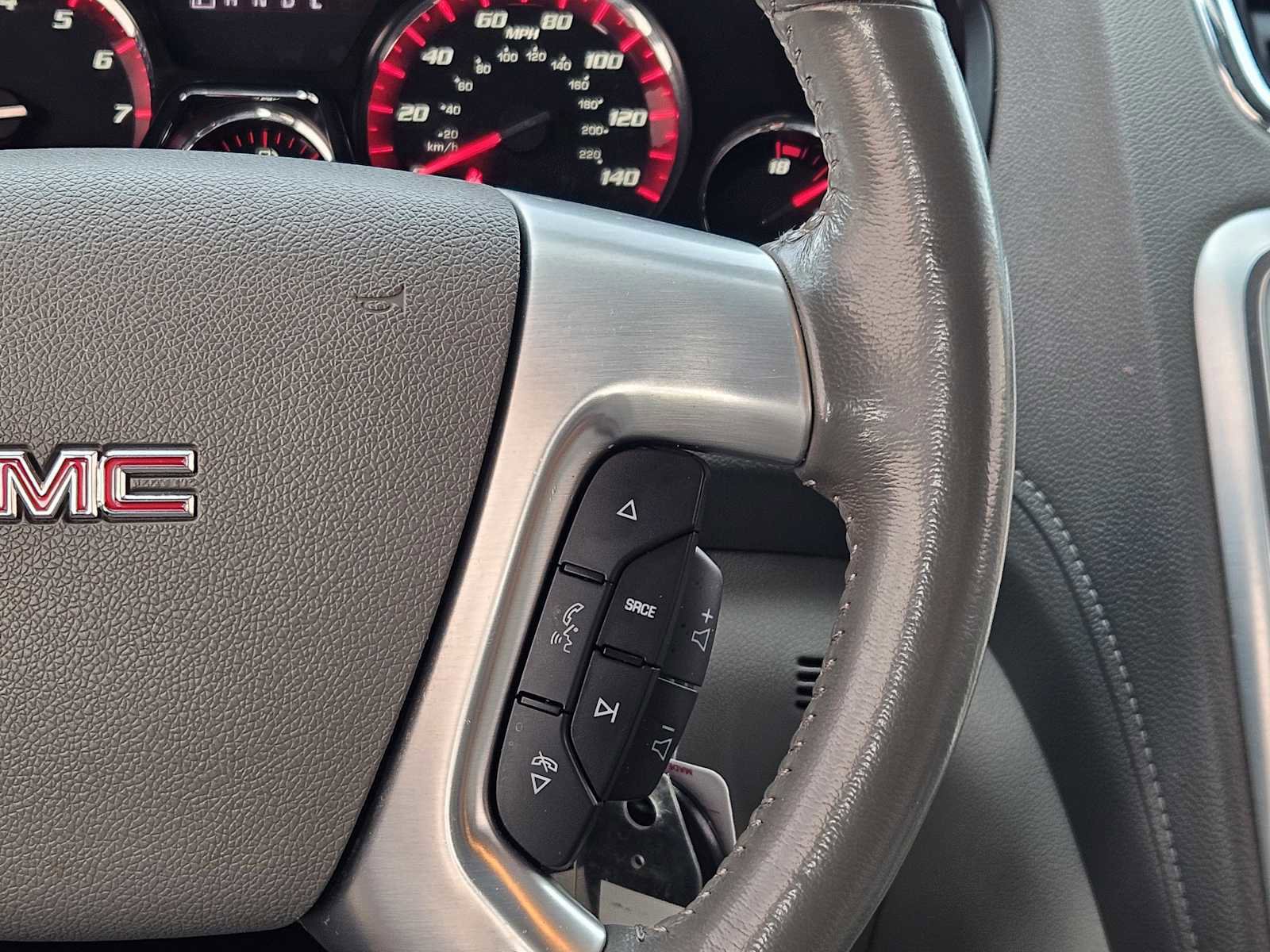 Used 2015 GMC Acadia SLT image 25