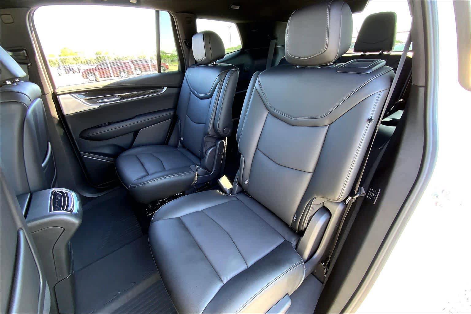 Used 2025 Cadillac XT6 Sport w/ Technology Package AWD/4WD image 20