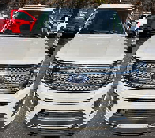 Used 2019 Ford Expedition Platinum image 4