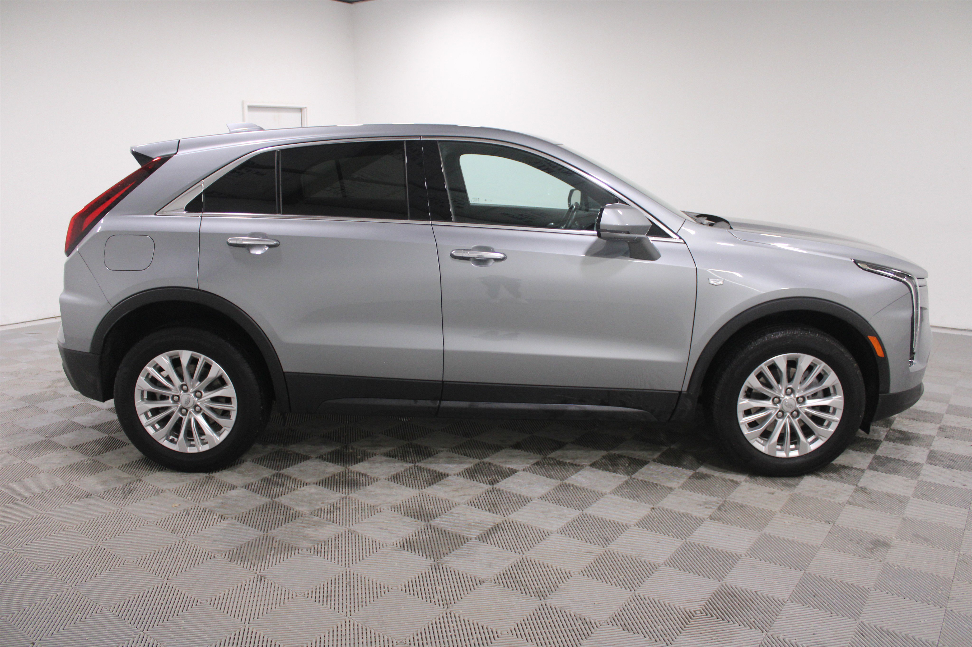 Used 2024 Cadillac XT4 Luxury w/ Cold Weather Package image 26