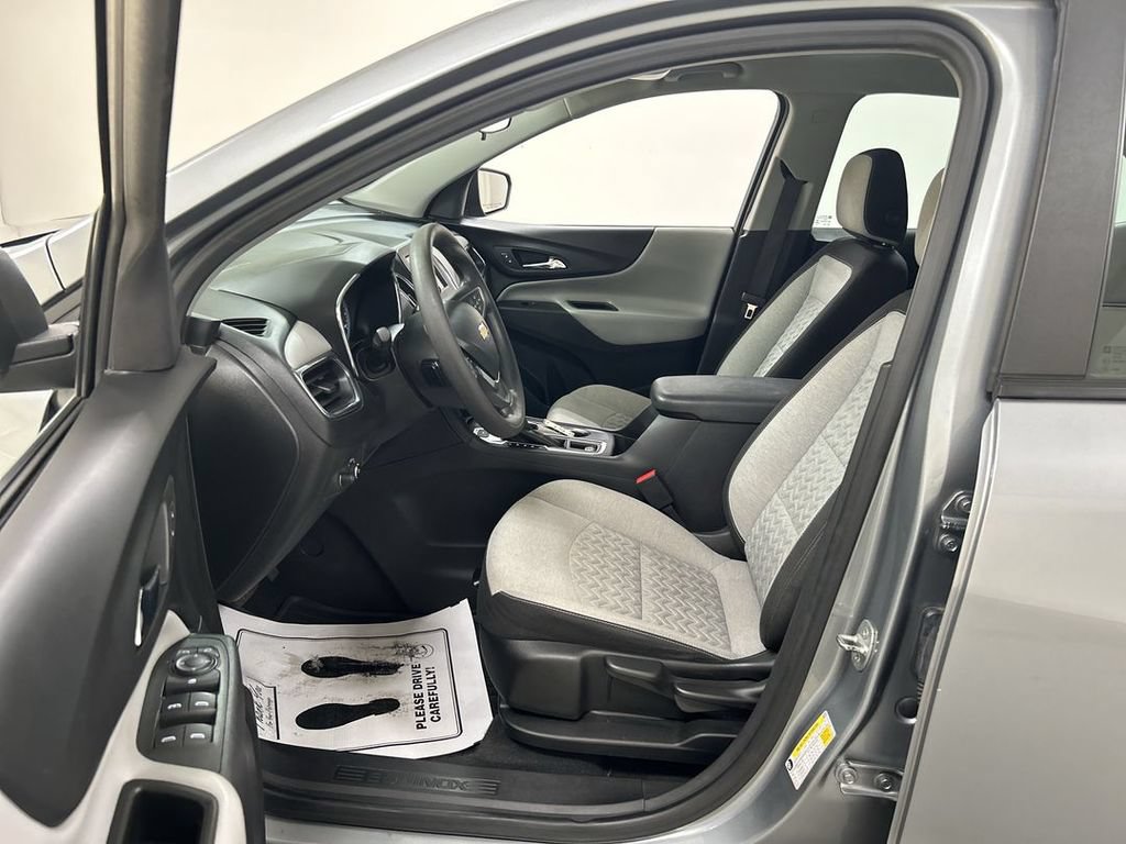 Used 2023 Chevrolet Equinox LS AWD/4WD image 9