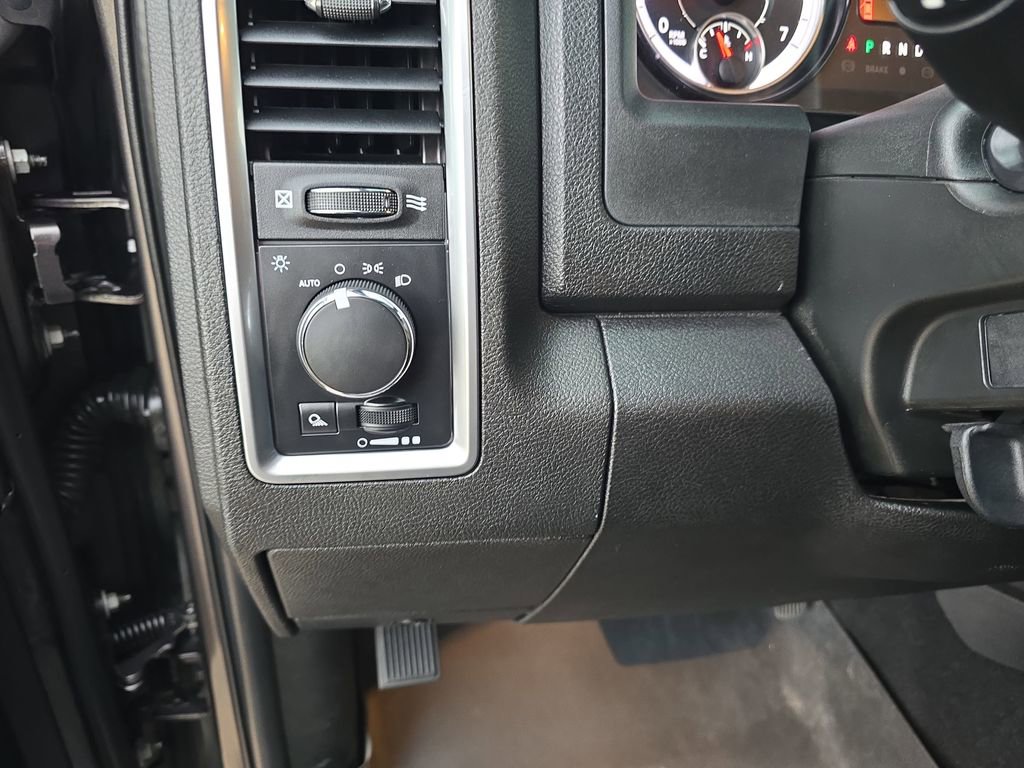 Used 2021 RAM 1500 Classic Warlock w/ Trailer & Traction Group AWD/4WD image 26