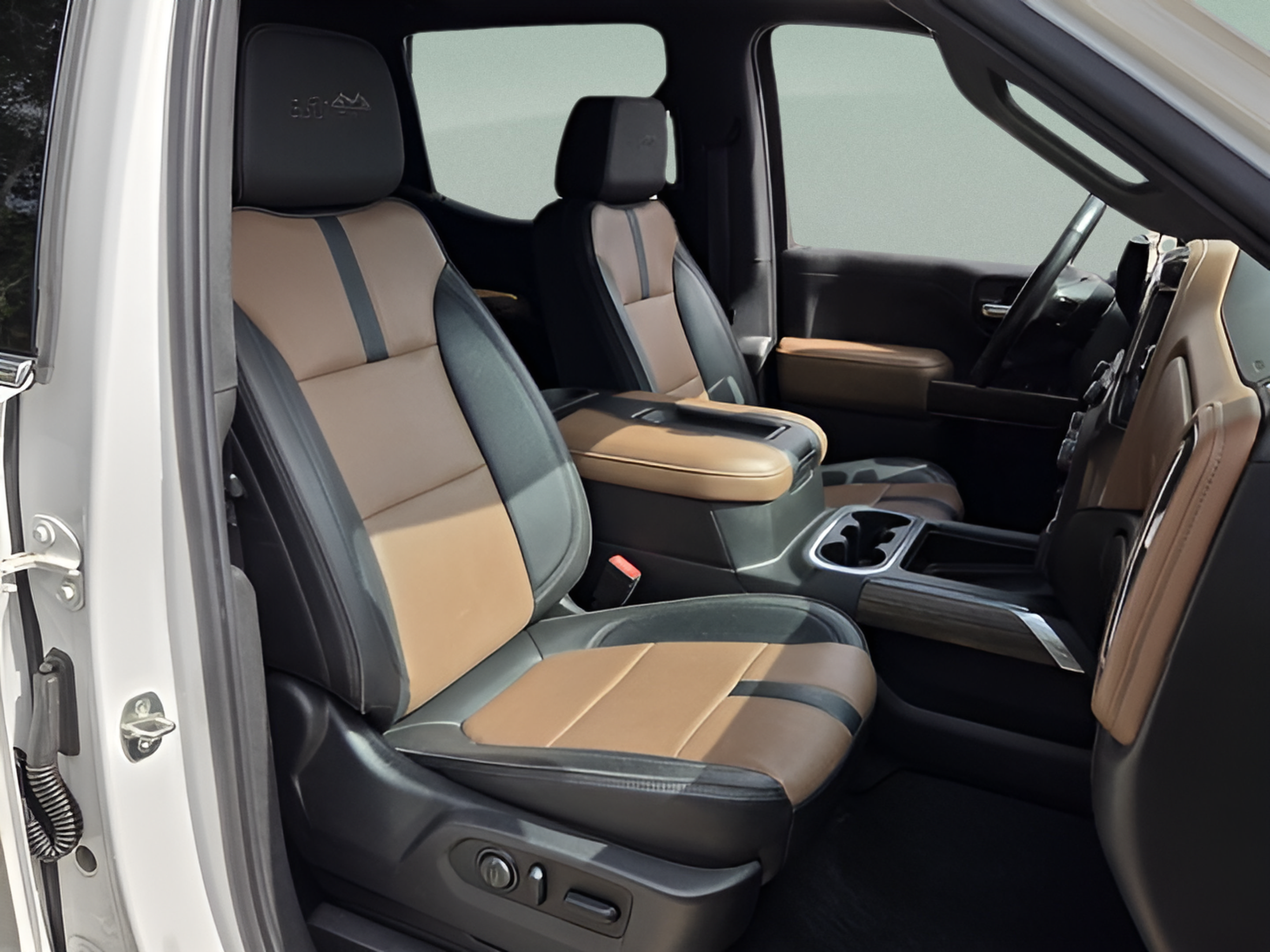 Certified 2021 Chevrolet Silverado 1500 High Country w/ Technology Package AWD/4WD image 14