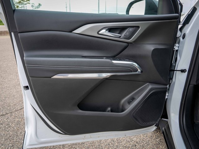 Used 2025 Chevrolet Traverse LT image 21