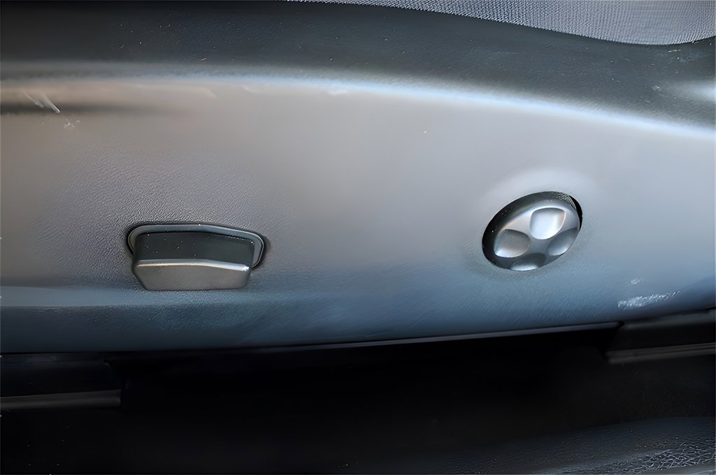 Used 2021 Dodge Challenger SXT w/ Blacktop Package image 20