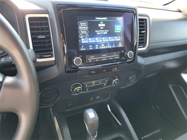 Used 2023 Nissan Frontier SV image 5