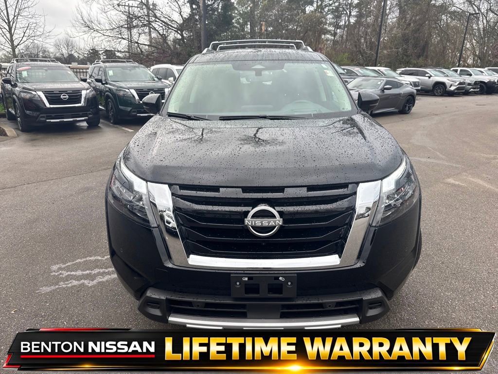 Used 2025 Nissan Pathfinder Platinum w/ Cargo Package image 10