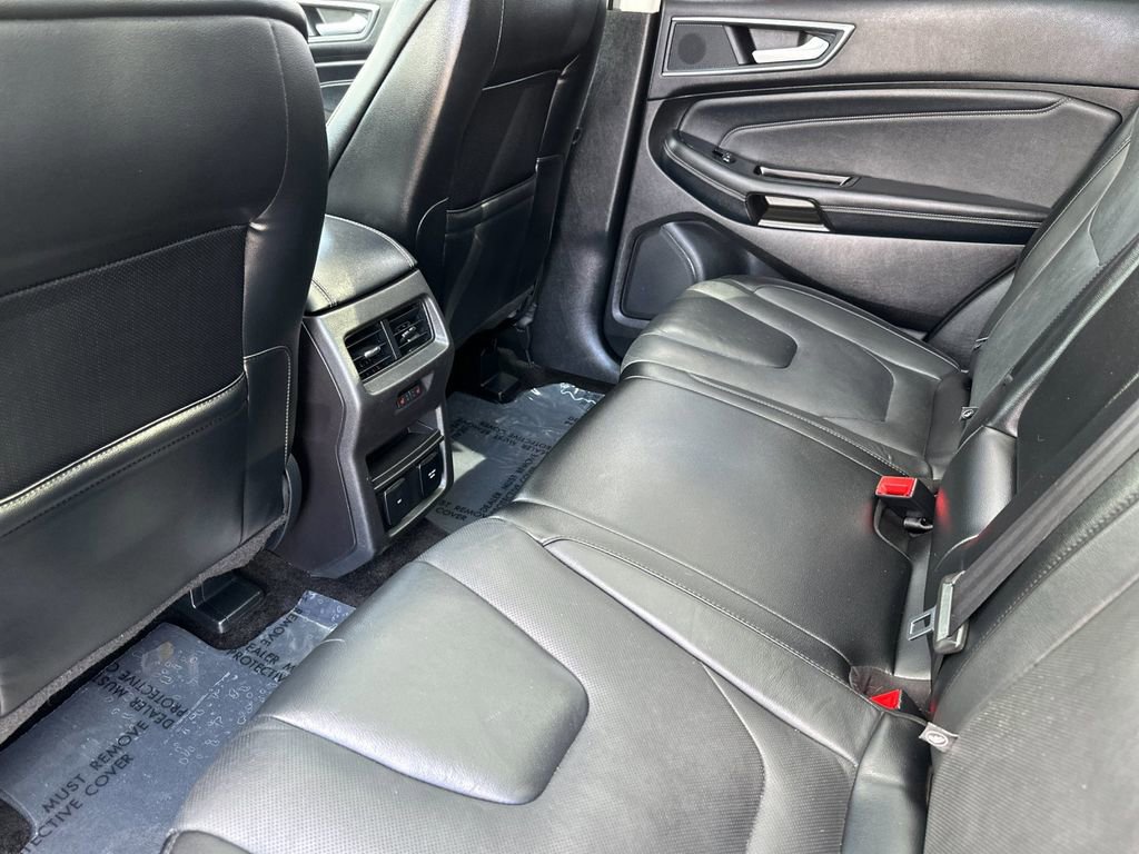 Used 2017 Ford Edge Titanium w/ Equipment Group 301A FWD image 11