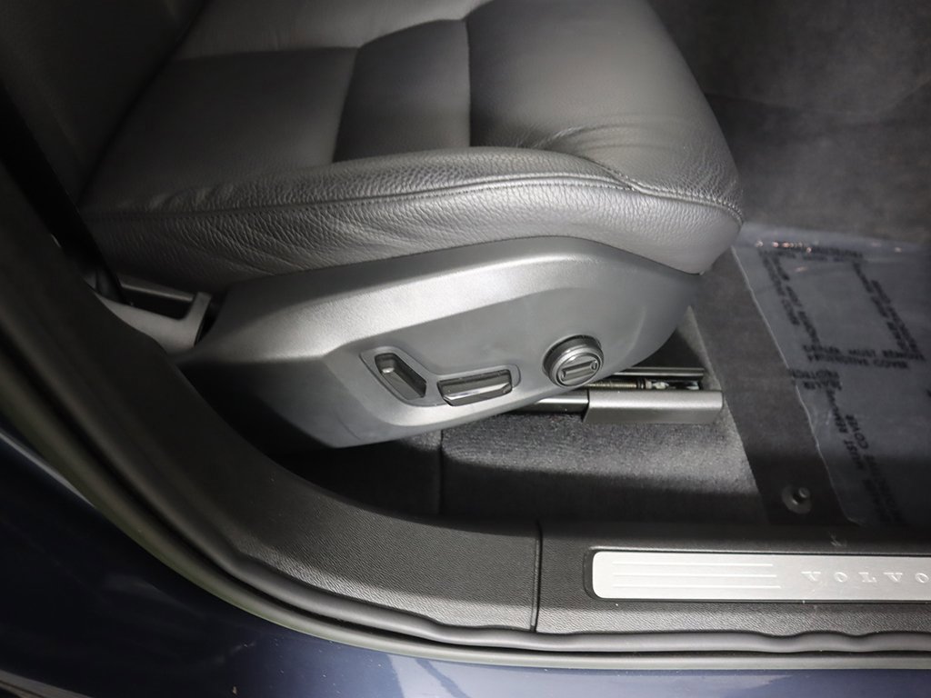 Used 2023 Volvo XC60 B5 Plus w/ Climate Package image 34