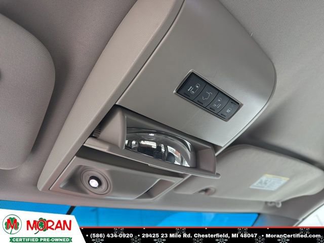 Used 2013 Chrysler Town & Country Touring image 23