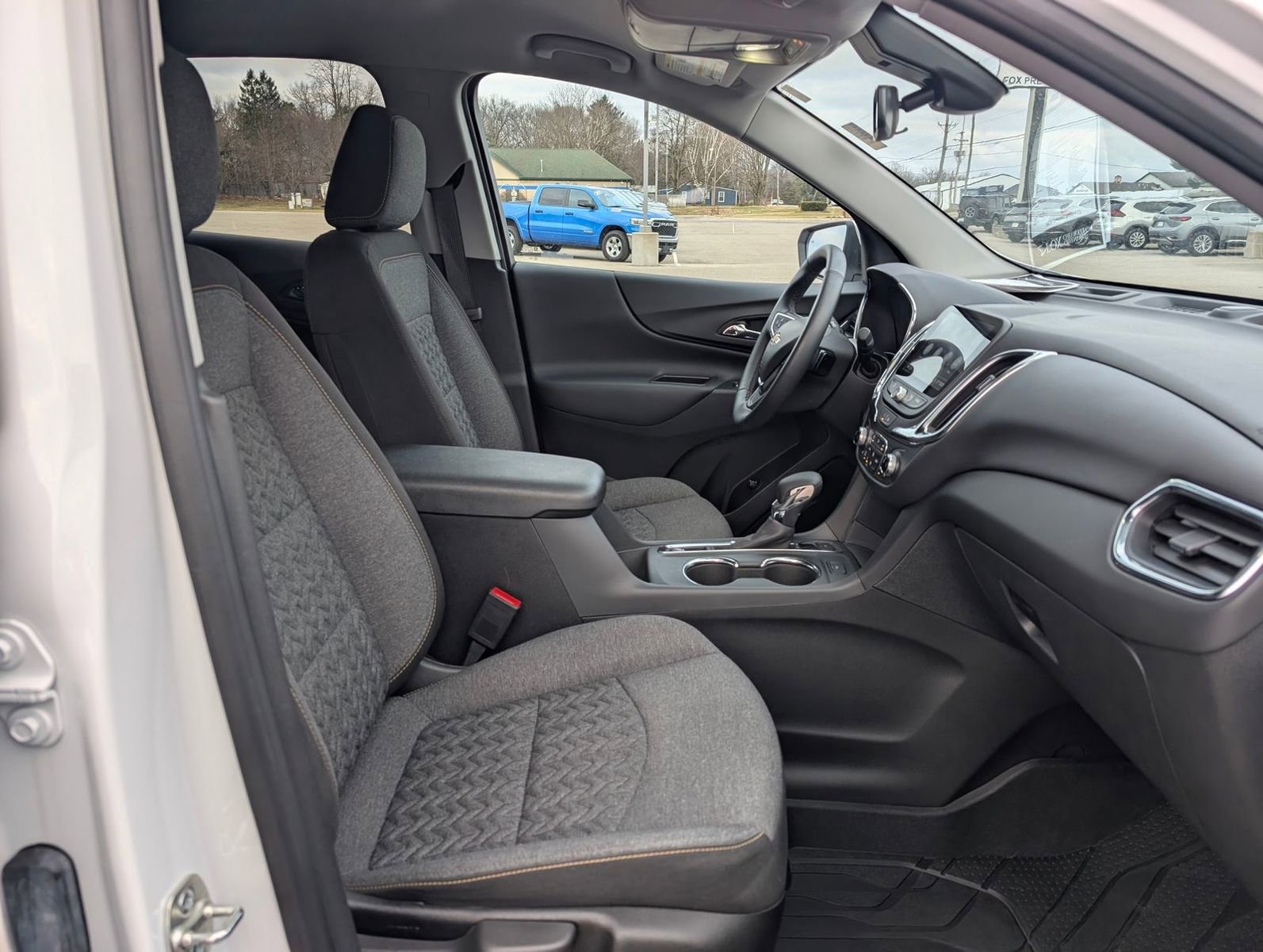 Used 2024 Chevrolet Equinox LT image 35