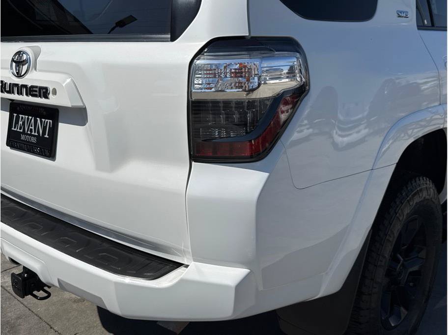 Used 2017 Toyota 4Runner SR5 Premium AWD/4WD image 12