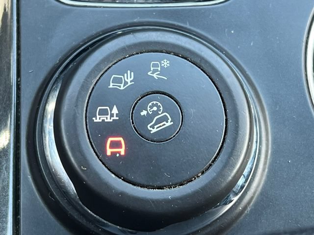 Used 2018 Ford Explorer XLT w/ Equipment Group 202A AWD/4WD image 13
