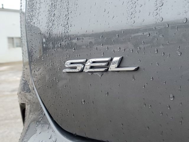 Used 2024 Ford Edge SEL w/ Sport Appearance Package image 6