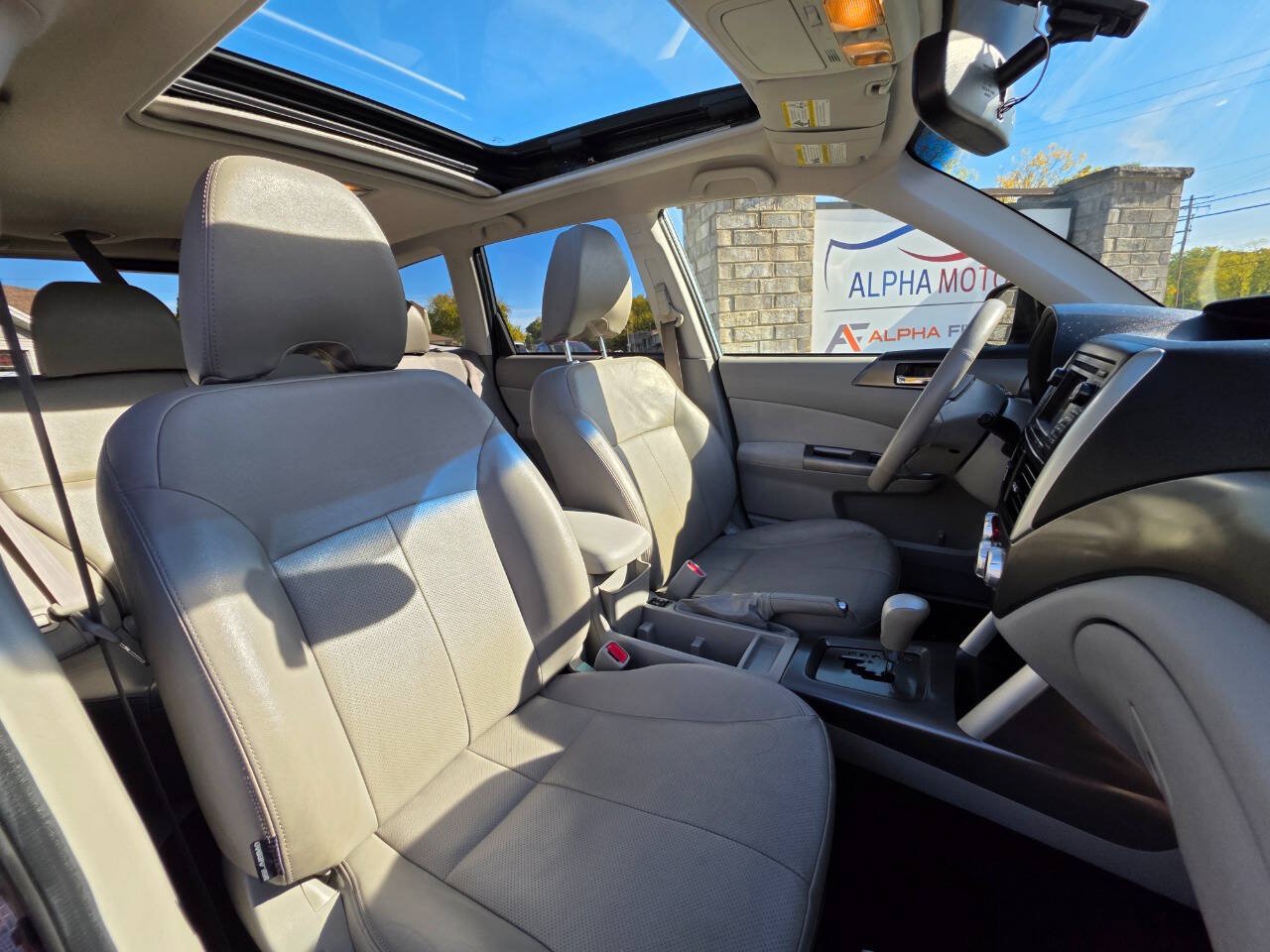 Used 2012 Subaru Forester 2.5X Limited AWD/4WD image 9