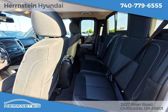 Used 2018 Nissan Titan SV AWD/4WD image 23