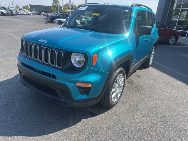 Used 2022 Jeep Renegade Sport w/ Sport Appearance Group image 2