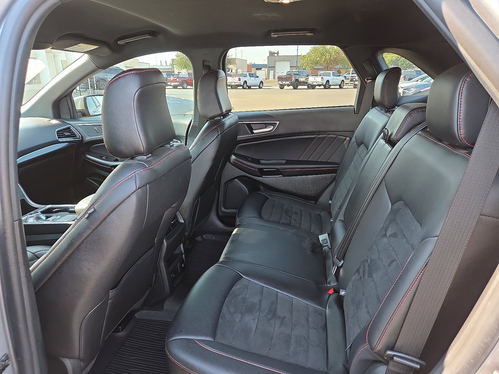 Used 2024 Ford Edge ST-Line image 8