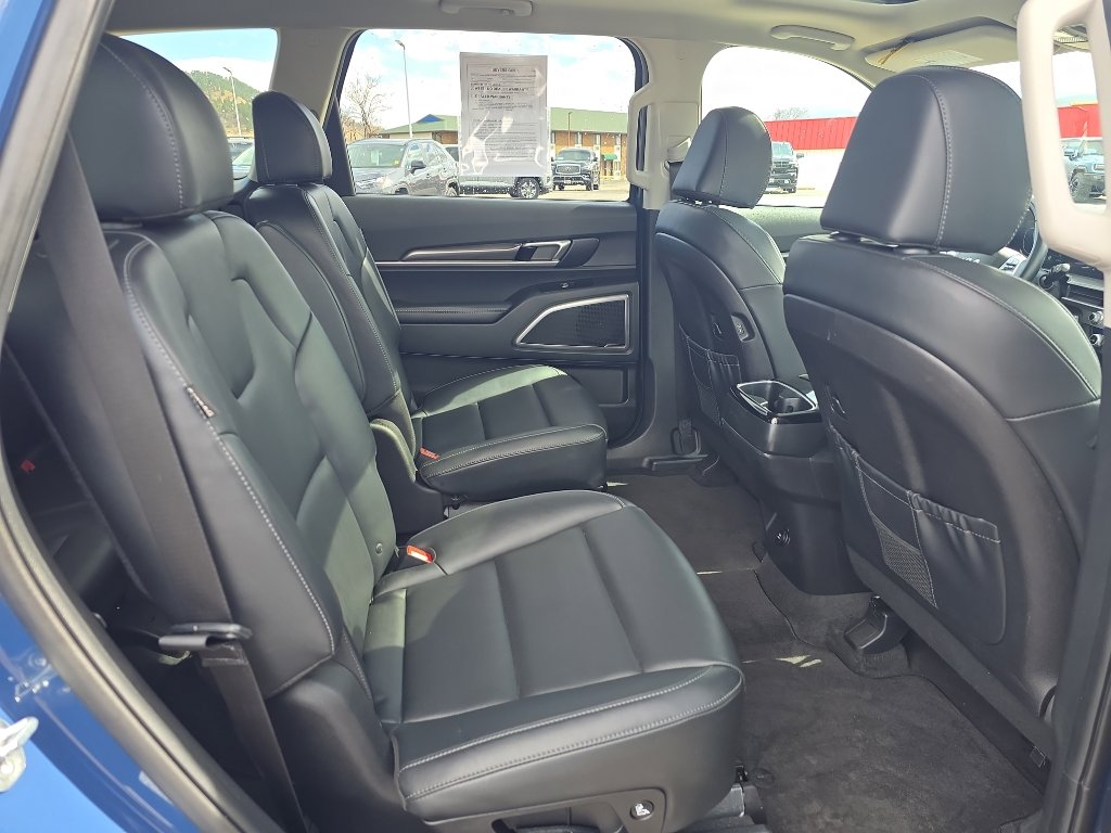 Used 2025 Kia Telluride S image 27