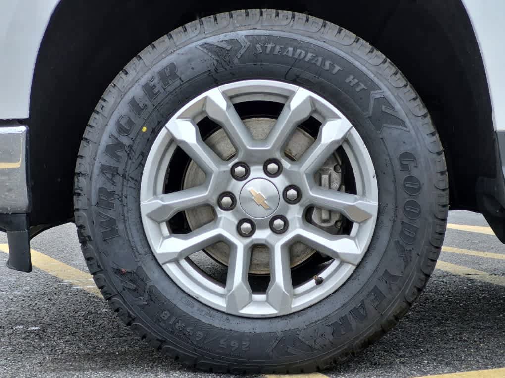 Used 2023 Chevrolet Silverado 1500 LT AWD/4WD image 6