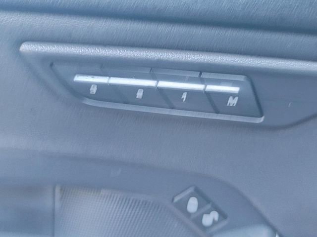 Used 2018 Jaguar E-PACE R-Dynamic SE image 32