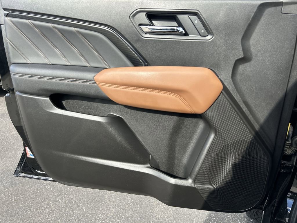 Used 2024 GMC Canyon AT4 w/ Technology Package image 22