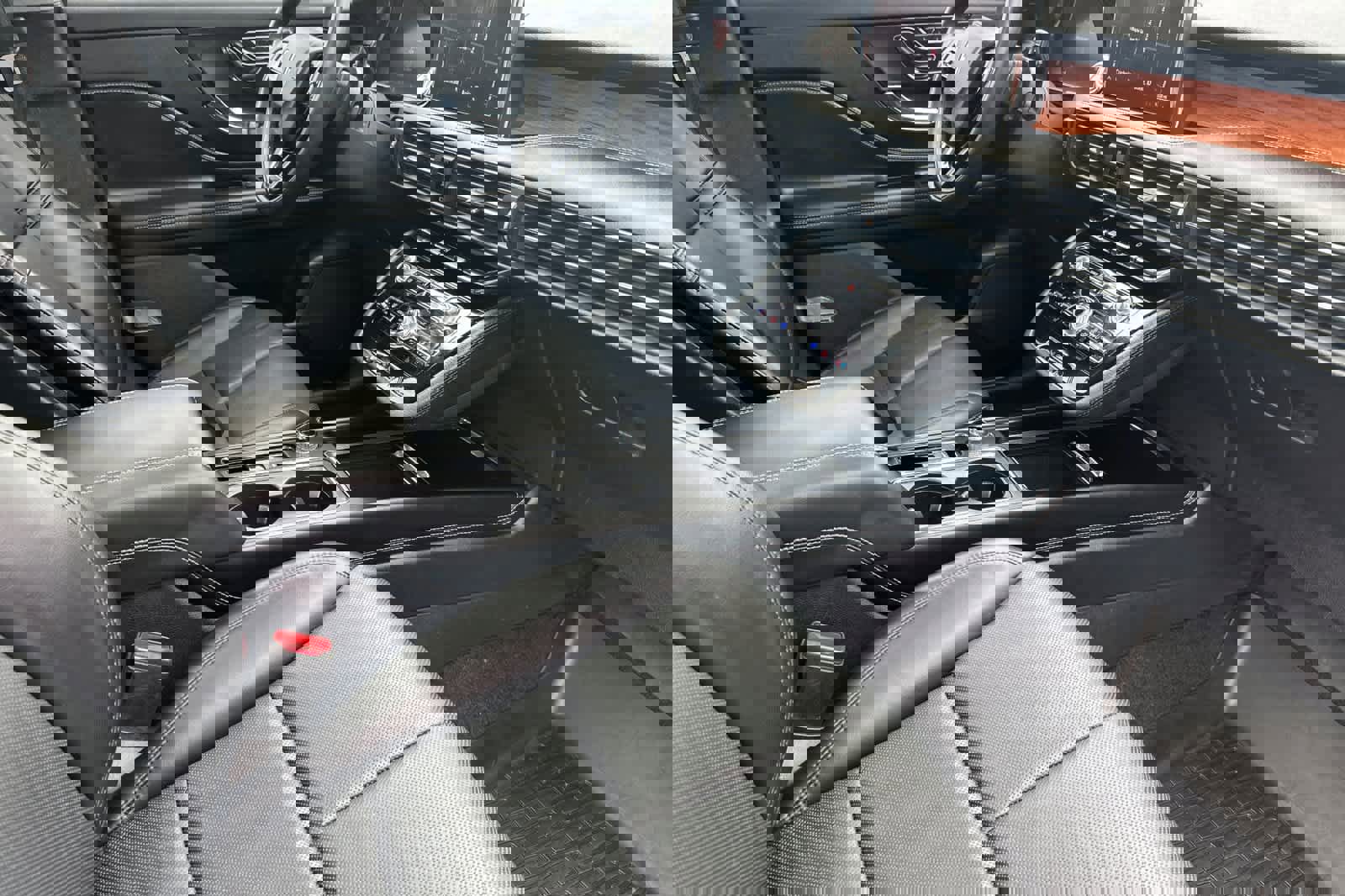 Certified 2022 Lincoln Corsair Reserve w/ Equipment Group 201A image 16