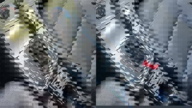 Used 2015 Volkswagen Golf S image 20