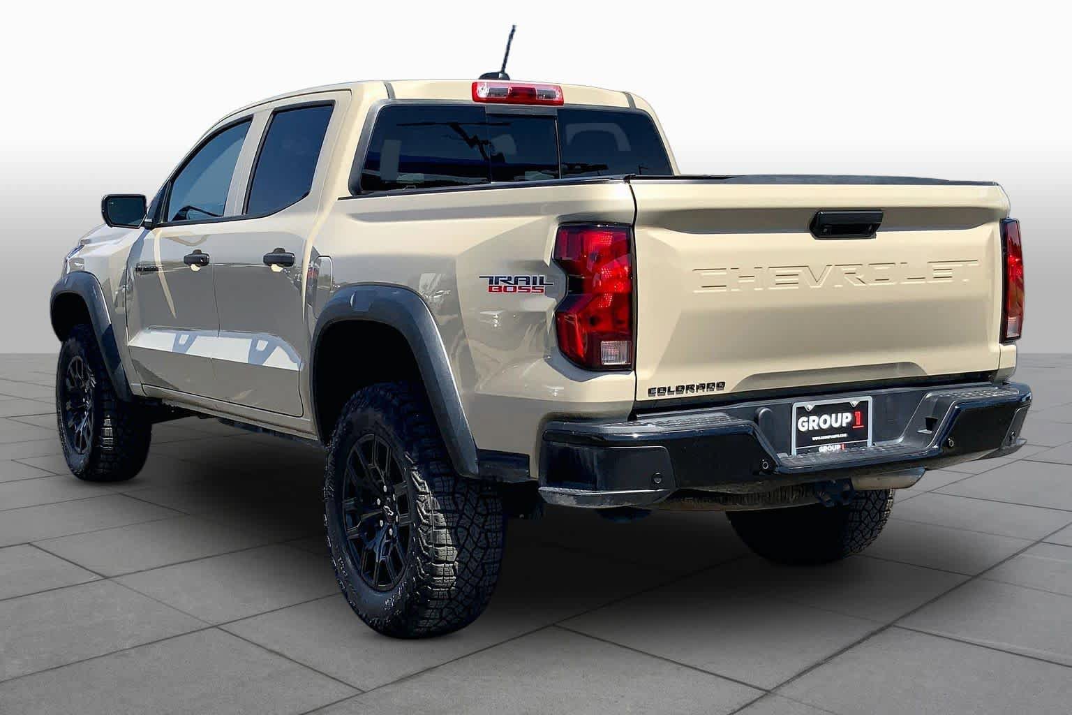 Used 2024 Chevrolet Colorado Trail Boss w/ Technology Package AWD/4WD image 12