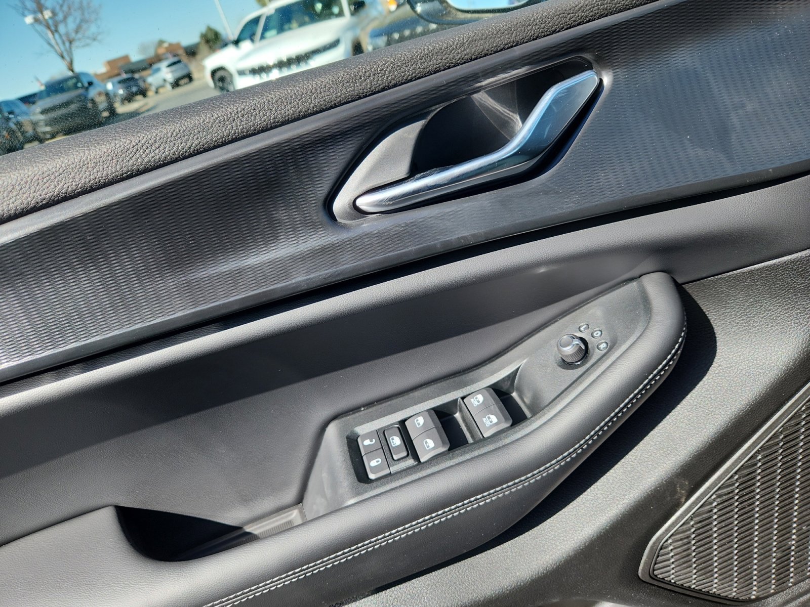 New 2025 Jeep Grand Cherokee Altitude image 16