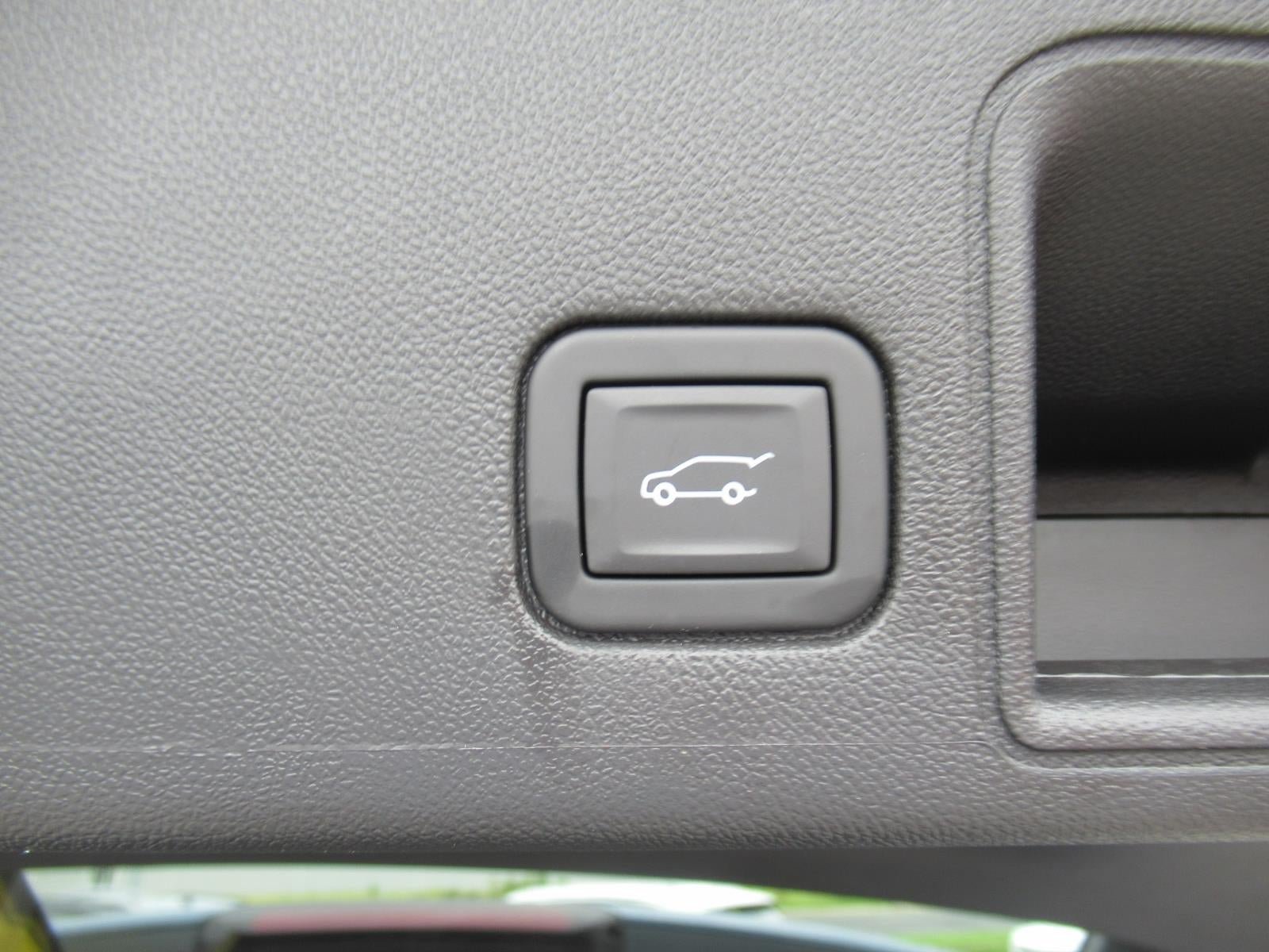 Used 2024 GMC Terrain SLE w/ Driver Convenience Package FWD image 34