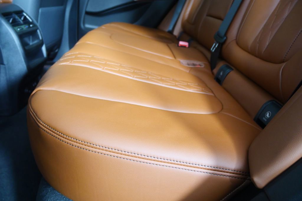 Used 2026 BMW X5 xDrive40i w/ M Sport Package image 15