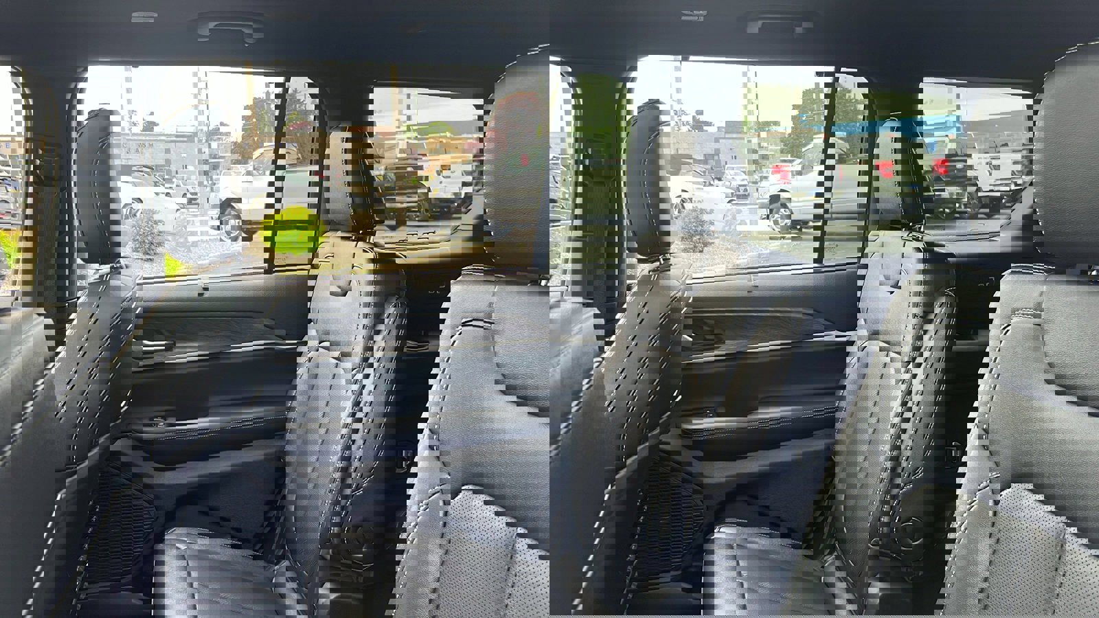 Used 2024 Jeep Grand Cherokee L Limited w/ Luxury Tech Group II image 34