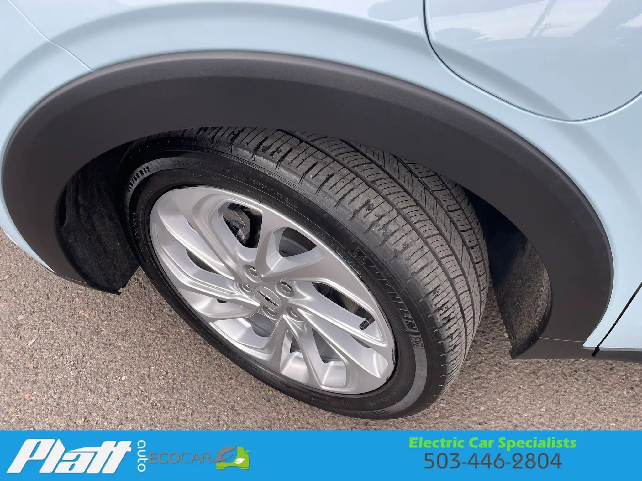 Used 2022 Chevrolet Bolt EUV LT w/ Comfort Package FWD image 17