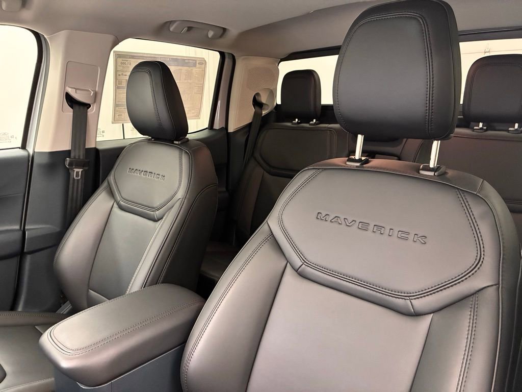 New 2025 Ford Maverick Lariat w/ Black Appearance Package image 19