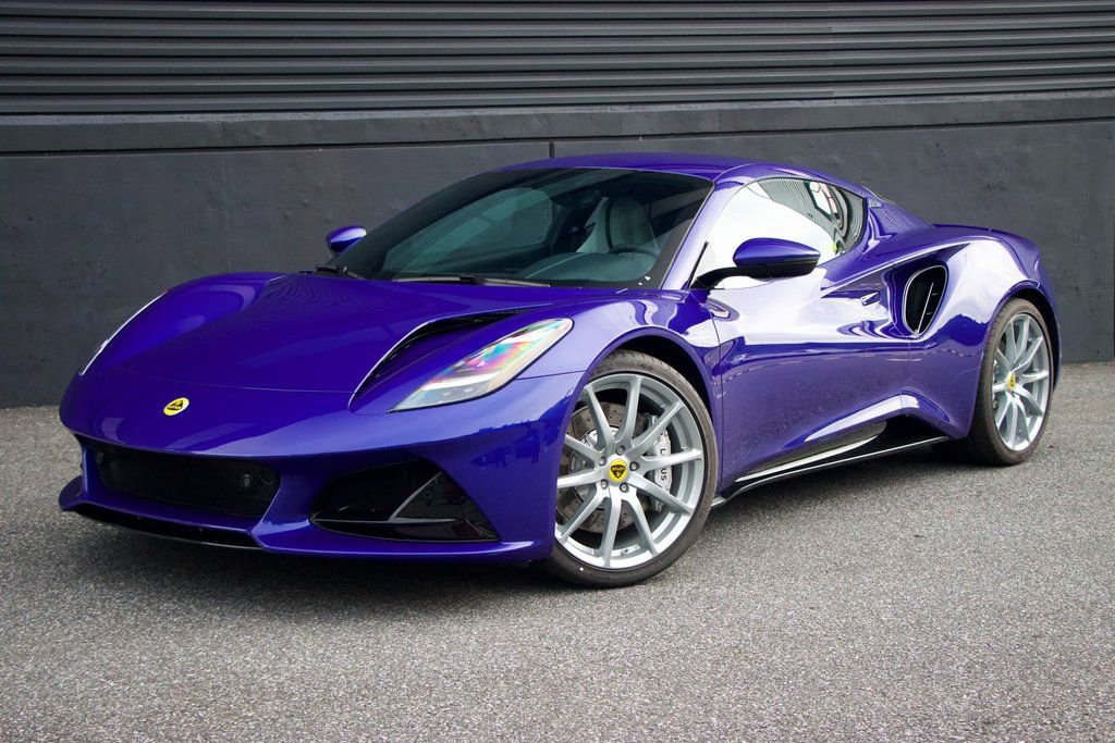 Used 2025 Lotus Emira RWD image 1