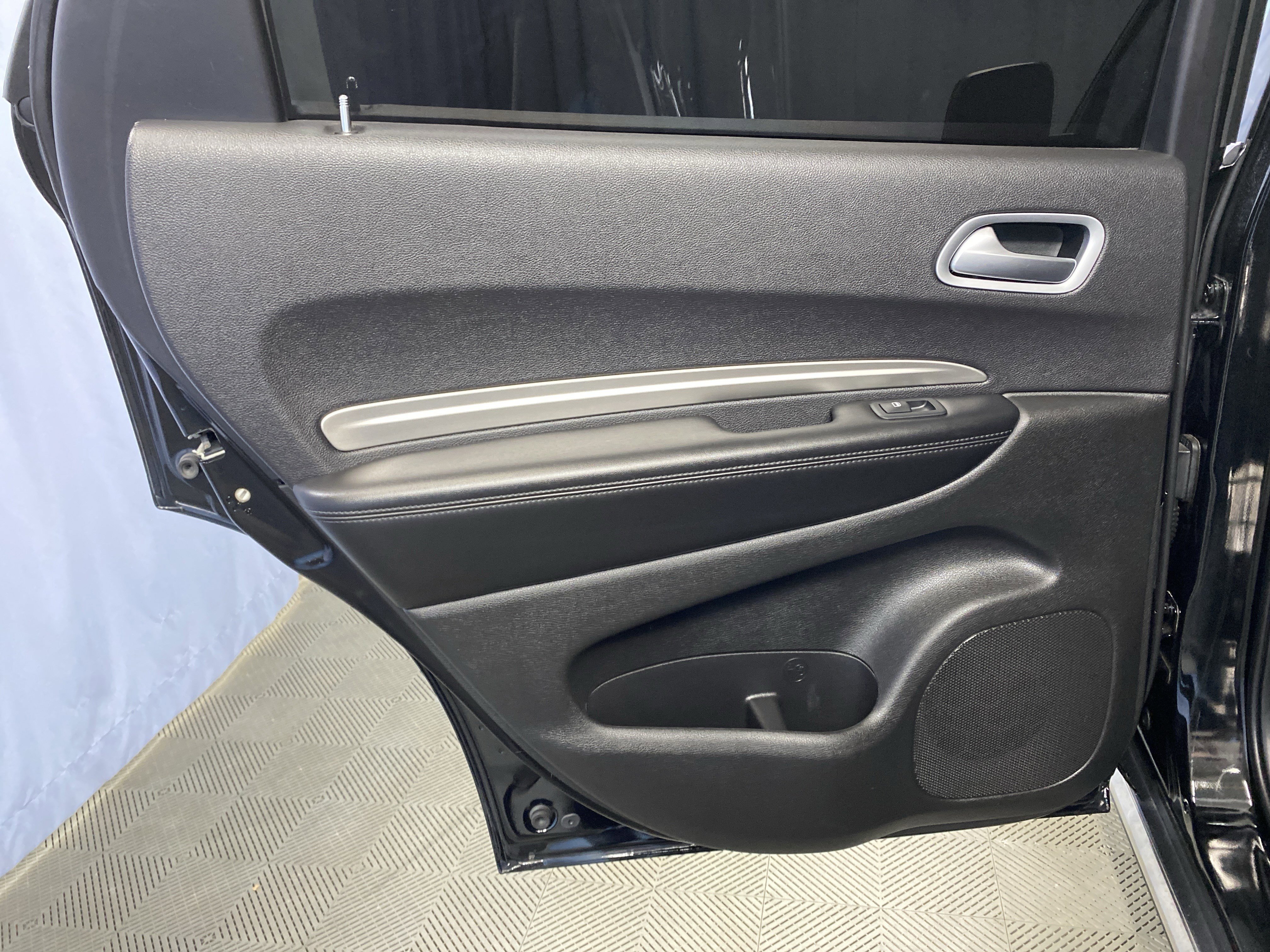 Used 2020 Dodge Durango SXT w/ 3rd Row Seating Group image 23