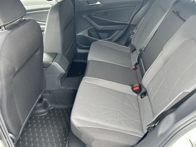 Used 2025 Volkswagen Jetta Sport image 13