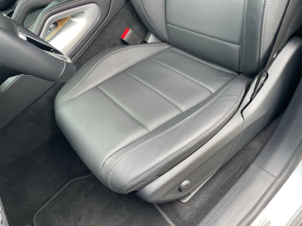 Used 2025 Mercedes-Benz GLE 450 4MATIC w/ Winter Package image 24