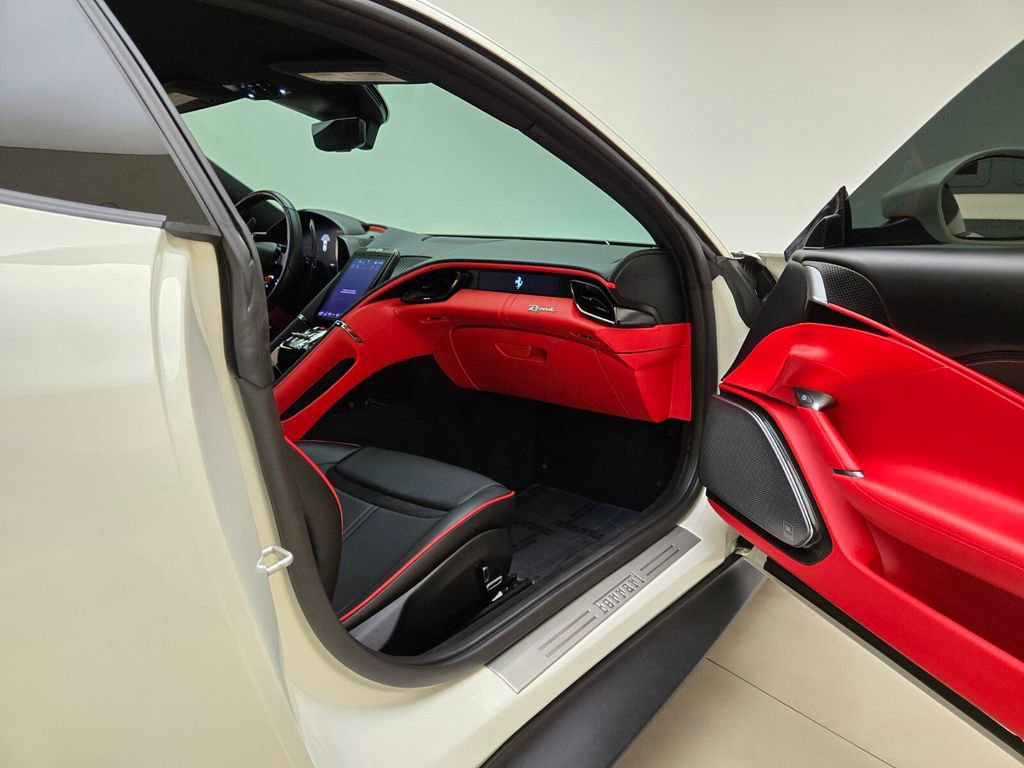 Used 2024 Ferrari Roma RWD image 22